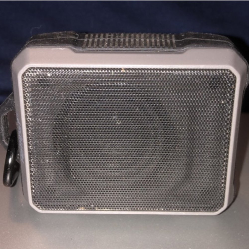 HotTips Bluetooth IPX6 Water Resistant Speaker